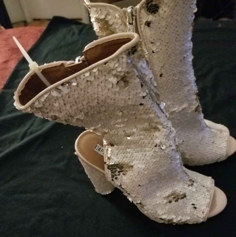 Sequins Heels - Picture 3 of 4